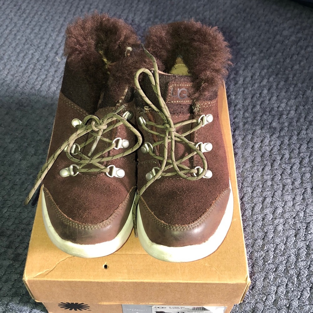Ugg kids shoes